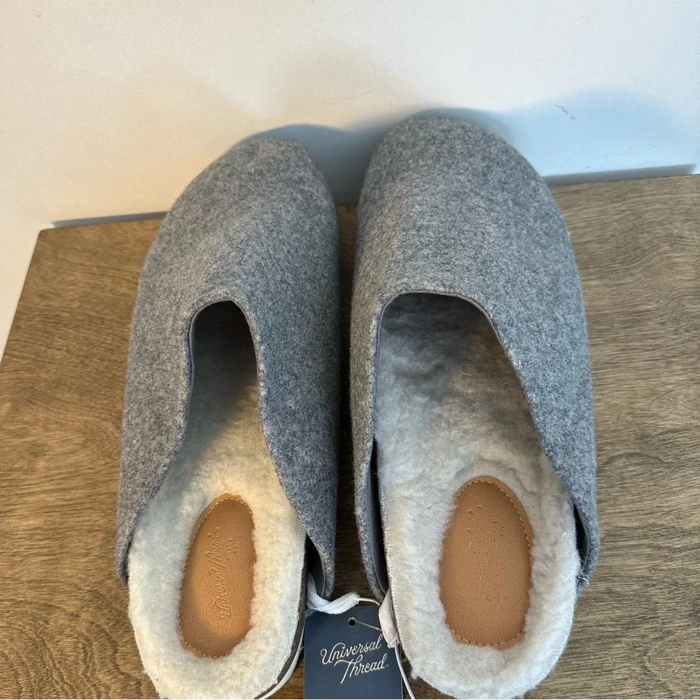 Universal‎ Thread Gray Slip-Ons with Soft Material and Easy Entry